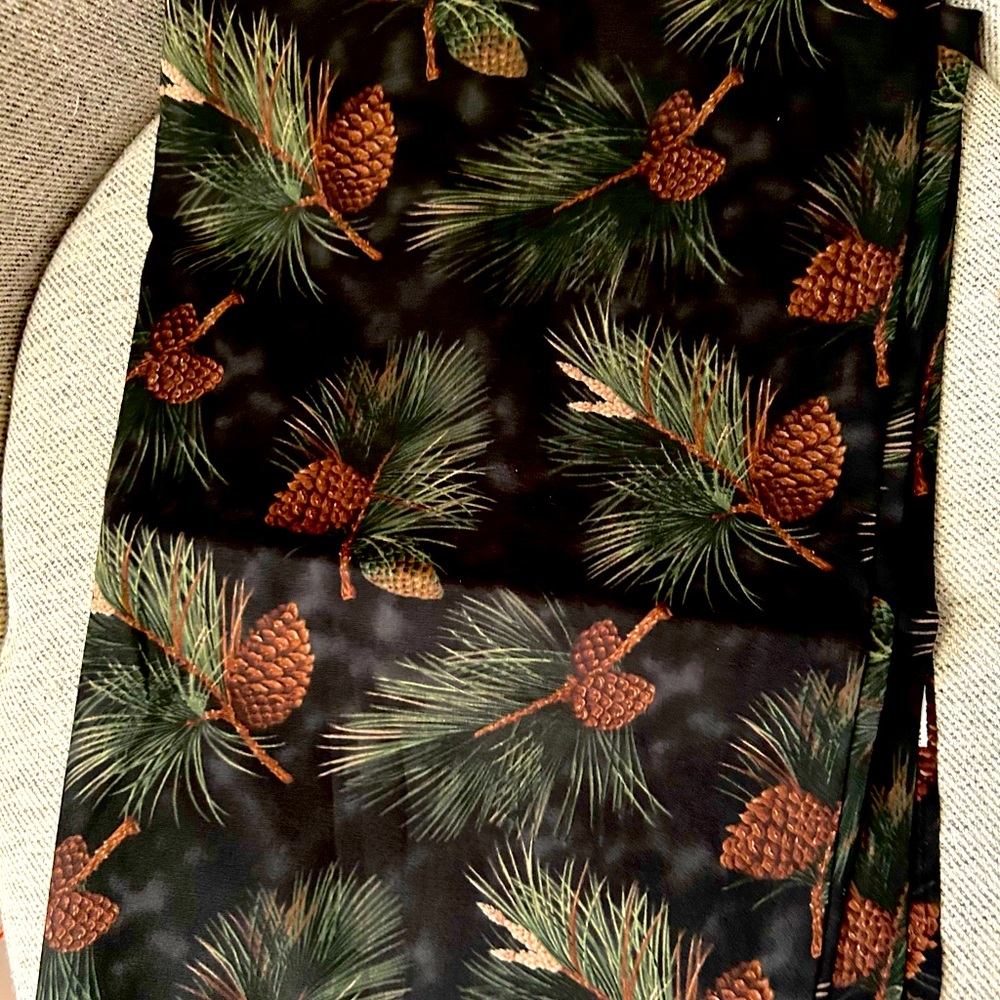 2 yd Vintage Sewing Kona Bay Fabrics pinecone Design holidays winter cabin woods